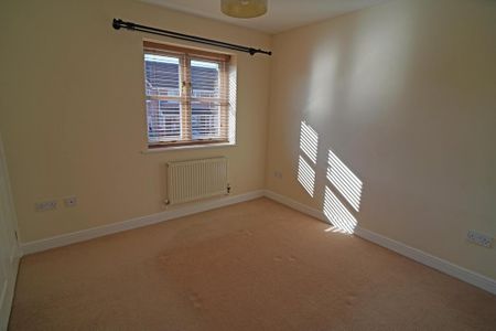2 bedroom semi-detached house to rent - Photo 2