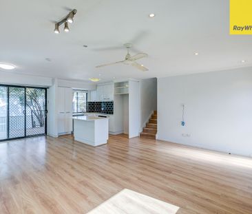 Charming Family Home - Photo 3