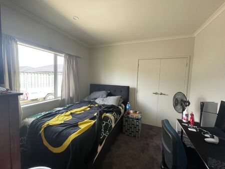 Charming Home in Te Awa - Photo 2