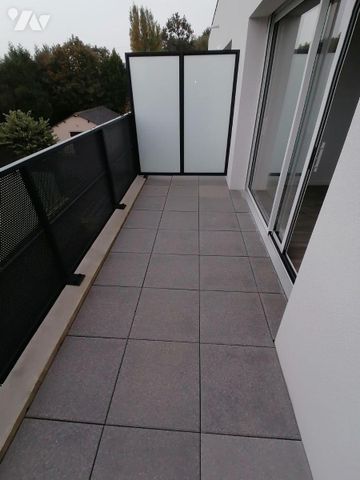 A LOUER- A SAINT-ERBLON - Dans résidence très récente, en centre-bourg, bel appartement de type... - Photo 5