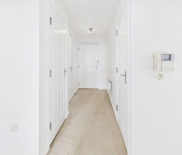 2 bedroom penthouse to rent - Photo 4