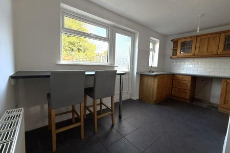 2 bedroom terraced house to rent - Photo 5