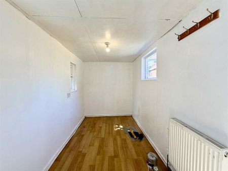 3 Bedroom House - Terraced To Let - Photo 5