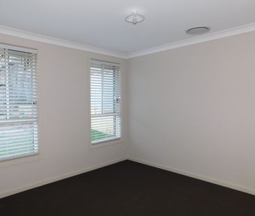 Modern Family Home - Photo 6