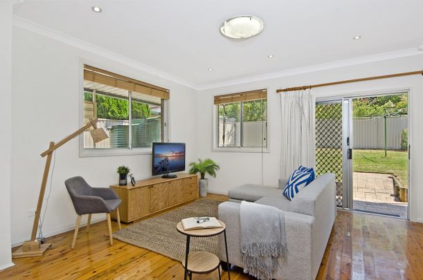 Spacious 4-Bedroom House for Rent - the heart of Eastwood - Photo 1