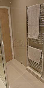 1 Bedroom Ground Floor Flat - Photo 3