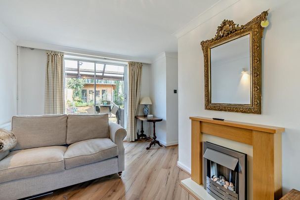 3 bedroom semi-detached house to rent - Photo 1