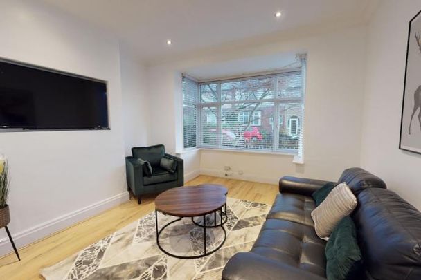 Estcourt Avenue, - Photo 1