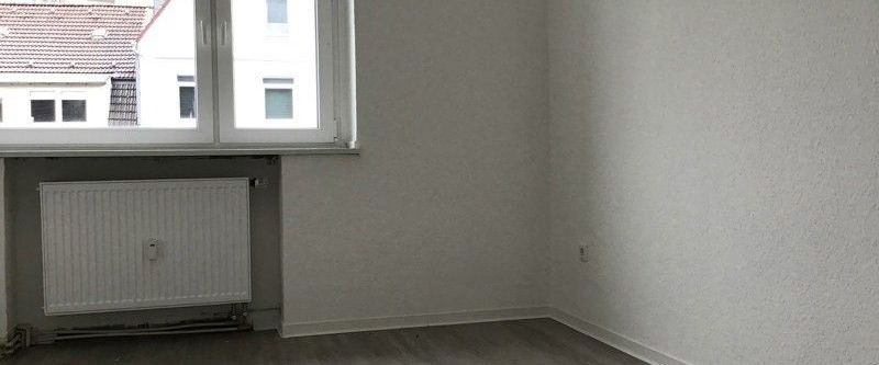Sehr schön geschnittene 2-Raum-Wohnung mit Balkon und Wohnküche in Stadtlage! - Foto 1