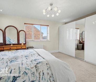 4 bedroom detached house to rent - Photo 4