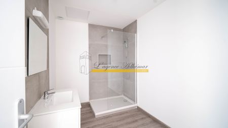 Location Appartement 3 pièces 55m² LE TEIL 07400 - Photo 2