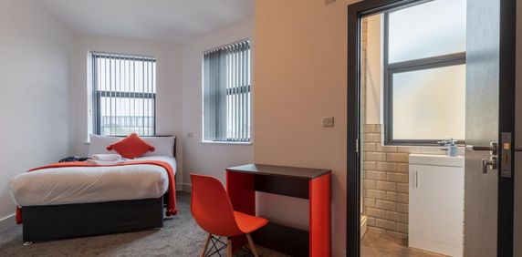 1 bedroom in a house share to rent - Photo 2