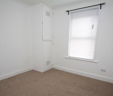 2 bedroom maisonette to rent - Photo 4