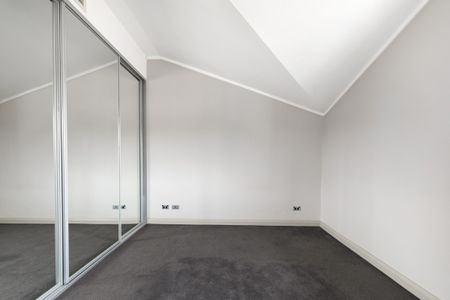 28 Chapel Street, Lilyfield NSW 2040 - House For Rent | Domain - Photo 4