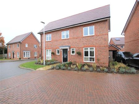 4 bedroom detached house to rent - Photo 4