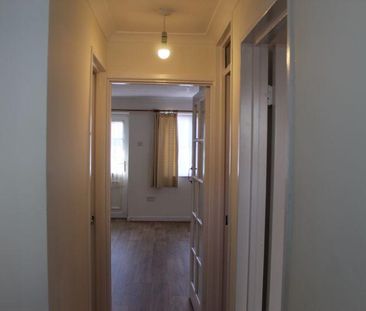 2 bedroom property to rent - Photo 3