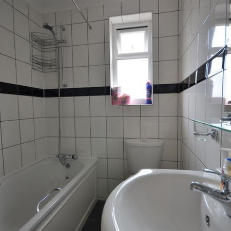 Reeves Avenue, Kingsbury, London, NW9 8LN - Photo 3