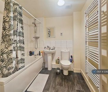 2 bedroom flat to rent - Photo 6