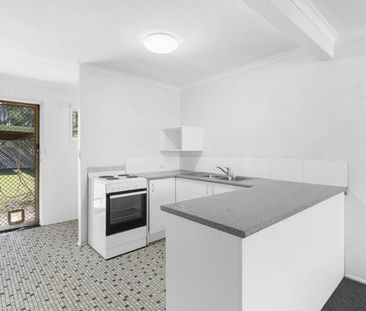 NEWLY RENOVATED 2 BEDROOM 1 BATHROOM UNIT IN PRIME EAGLEBY LOCATION - Photo 1