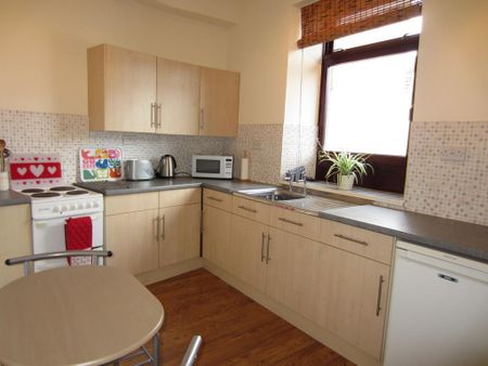 2 bedroom flat to rent - Photo 5
