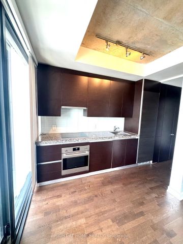 629 King Street W #1316 - Photo 2