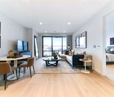 Apartment in 10 George Street, luxury waterside commute-free living... - Photo 2