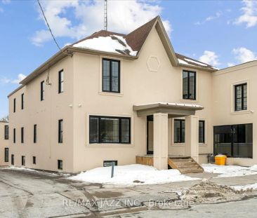 251 Simcoe Street S #204 - Photo 3