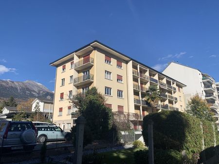 Appartement complètement rénové à deux pas de la ville - Photo 5