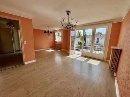 Location Maison 4 pièces 87m² - Photo 2
