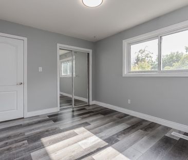 For Lease - 2458 Martin Court, Burlington, Ontario - Photo 3