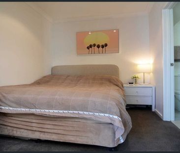 Low maintenance living! - Photo 2