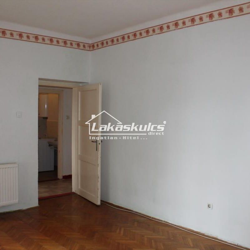 Kiadó átlagos állapotú lakás - Tatabánya - Photo 1