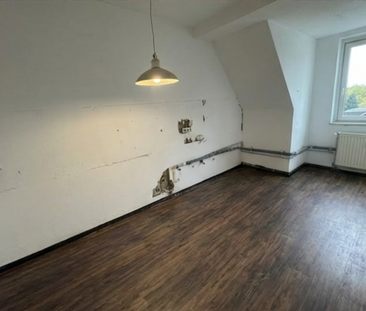 Helle renovierte Dachgeschoss 5 Zimmer Wohnung in Bochum Wattensche... - Photo 2