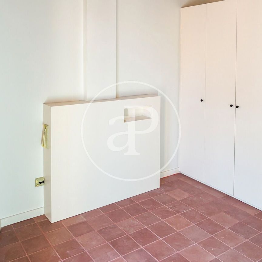 Piso de alquiler en Carrer de Robert Graves, El Terreno - Photo 1