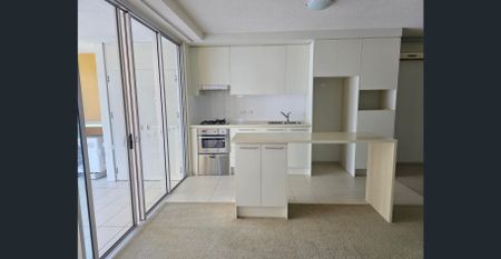 Spacious two bedroom Apartment - Photo 4