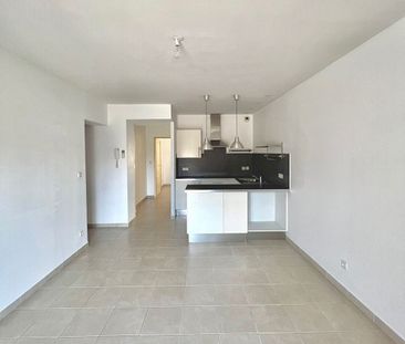 Location Appartement 2 pièces 38m² - Photo 2