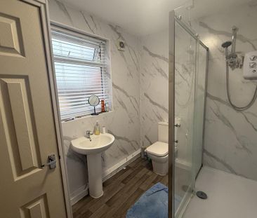 4 bedroom terraced house to rent - Photo 6