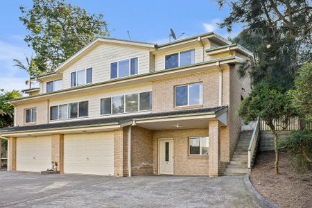 Spacious & Comfortable Living in Peaceful Woronora Setting - Photo 5