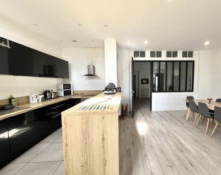 Location Appartement 11 pièces 253m² ROUBAIX 59100 - Photo 5