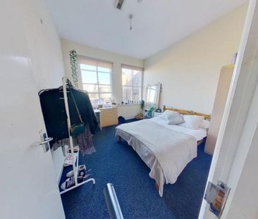 6 bedroom flat to rent - Photo 4