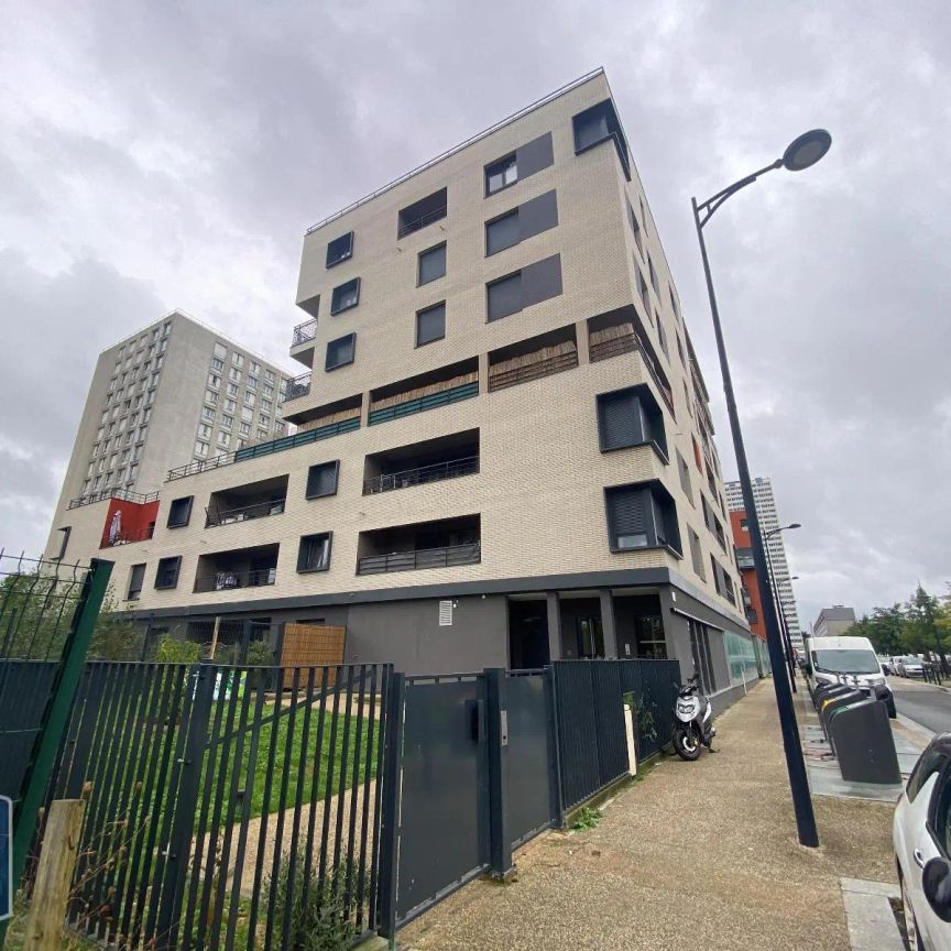 Appartement à louer 3 pièces 75.4m² - Photo 1