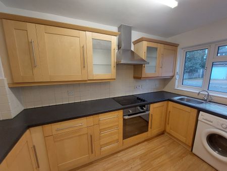 Monmouth Close, Eastleigh, Chandlers Ford - Photo 4