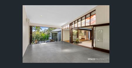 Family Entertainer with Private Resort Feel - Photo 2