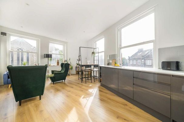 2 bedroom flat to rent - Photo 1