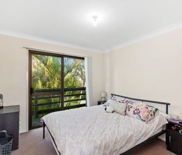 2-Bedroom Unit – Walk to Dicky Beach & Shops! - Photo 6