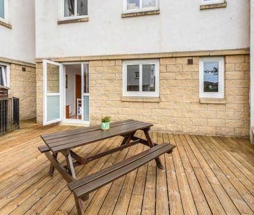 3 bedroom flat to rent - Photo 3