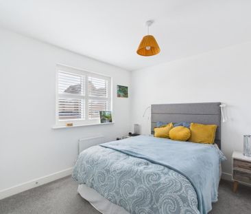 3 bedroom end of terrace house to rent - Photo 4