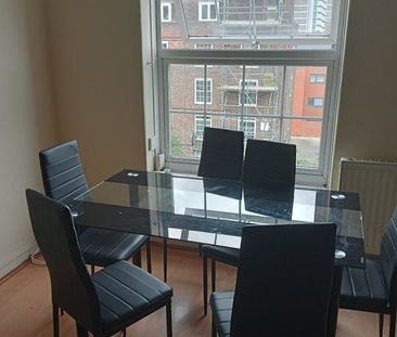 Room in a Shared Flat, Newton House, SW8 - Photo 5