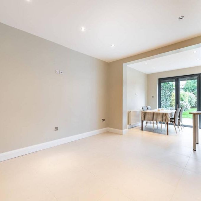 5 bedroom semi-detached house to rent - Photo 1