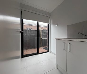 27 Kingia Street, Cobblebank, Vic 3338 - Photo 5